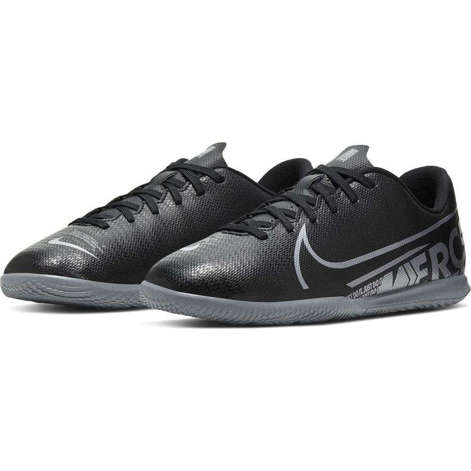 Buty Piłkarskie Nike Mercurial Vapor 13 Club IC Junior – Szybkość i Kontrola Na Miejskich Boiskach! - obrazek 3