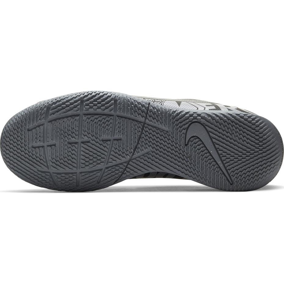 Buty Piłkarskie Nike Mercurial Vapor 13 Club IC Junior – Szybkość i Kontrola Na Miejskich Boiskach! - obrazek 5