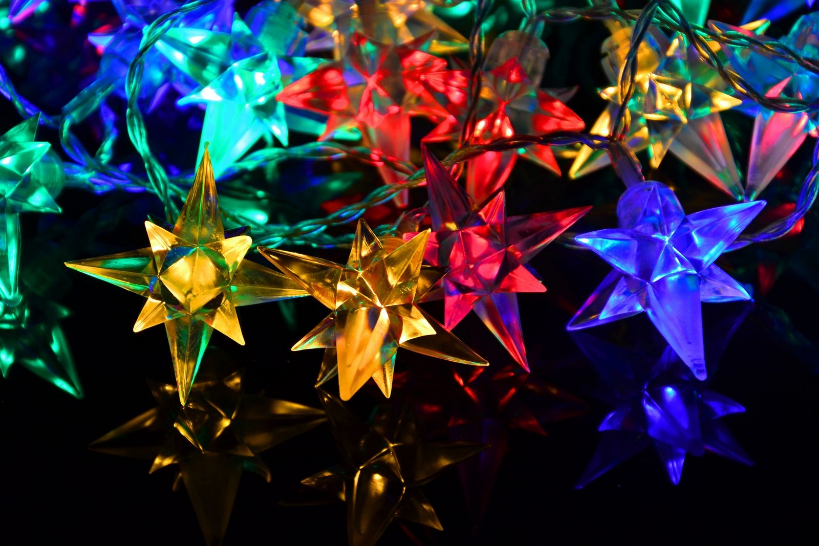 Świąteczne LED lampki - Kolorowe gwiazdki, 40 LED – Magia Świąt w Twoim Domu! - obrazek 5