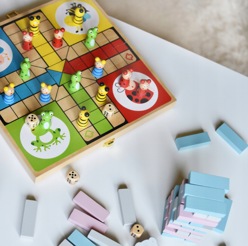 VIGA Drewniana Gra Ludo Chińczyk – Tradycja i Zabawa dla Całej Rodziny! - obrazek 4