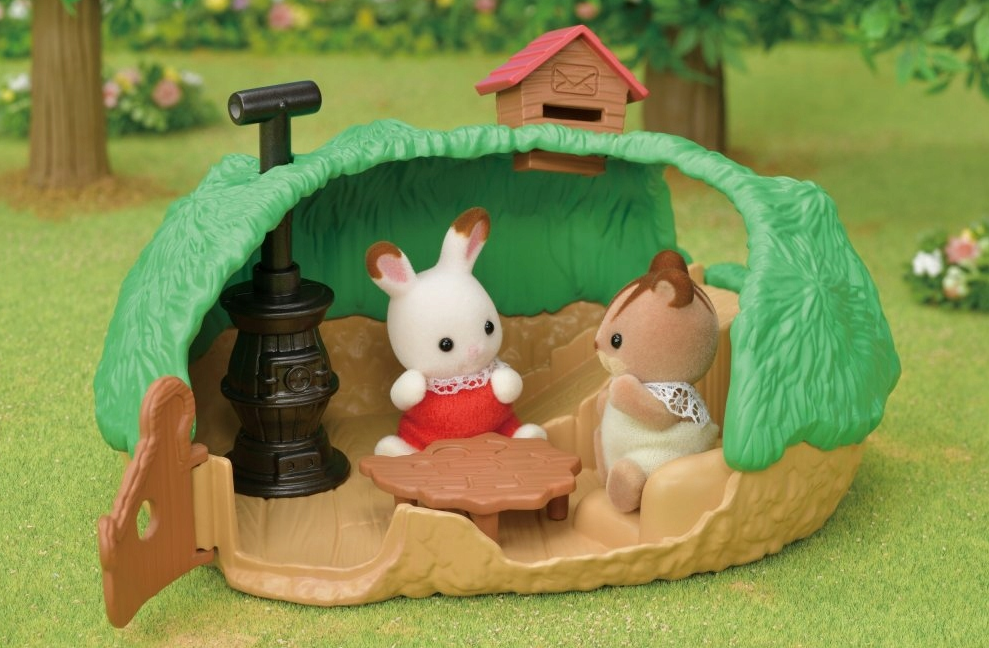 SYLVANIAN FAMILIES - Domek Jeżyka z Figurką – Magiczny Świat Zabawy! - obrazek 9