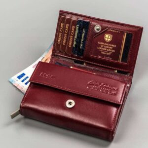 Elegancja i bezpieczeństwo w jednym – Skórzany portfel damski Peterson na zatrzask!